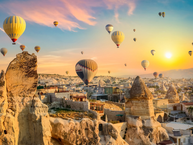 Trải nghiệm bay khinh khí cầu ngắm bình minh